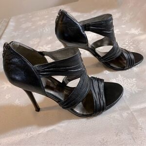 Guess Stiletto Heels Back Zip Black Leather Sz 7 some inside wear see pics